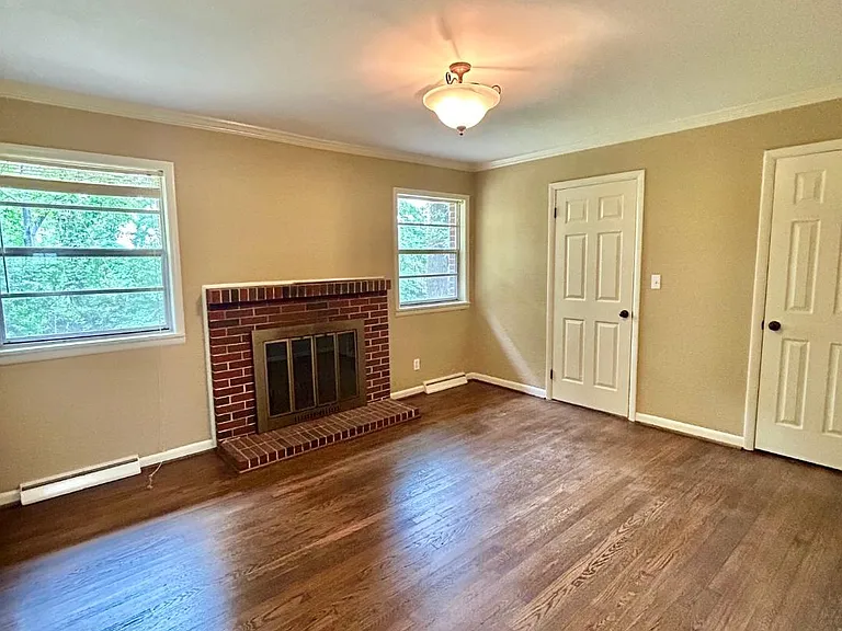 1229 Frances St — Photo 9