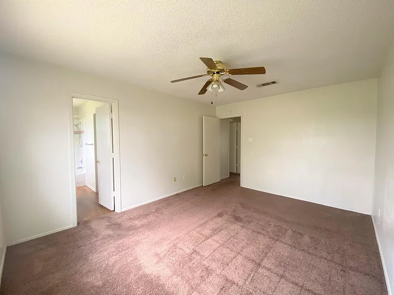 4610 Stallion Dr — Photo 10