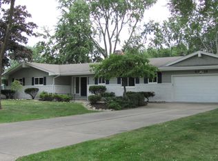 6718 Lawnwood Dr, Fort Wayne, IN 46815