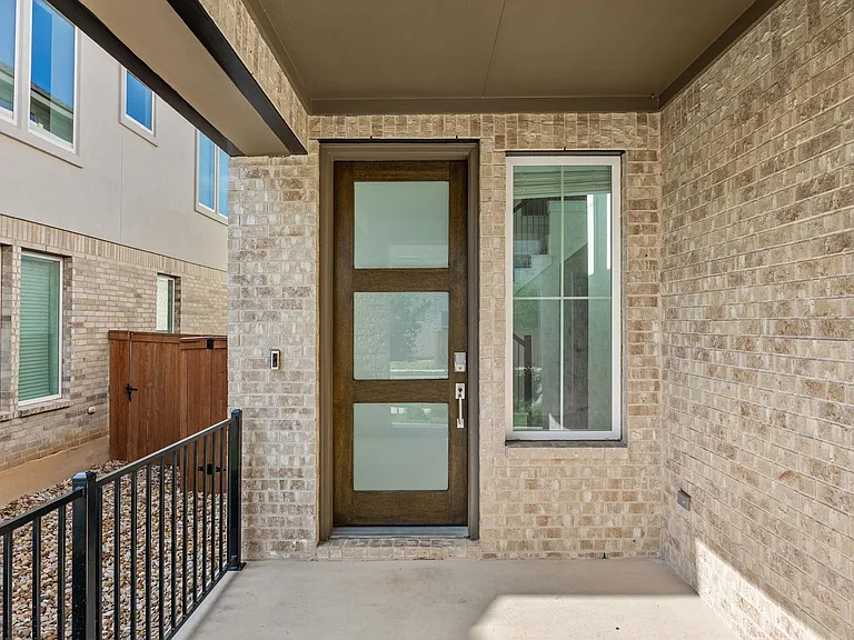 2145 Stampede Dr — Photo 2