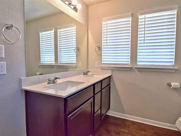 317 Clearlake Dr — Photo 16
