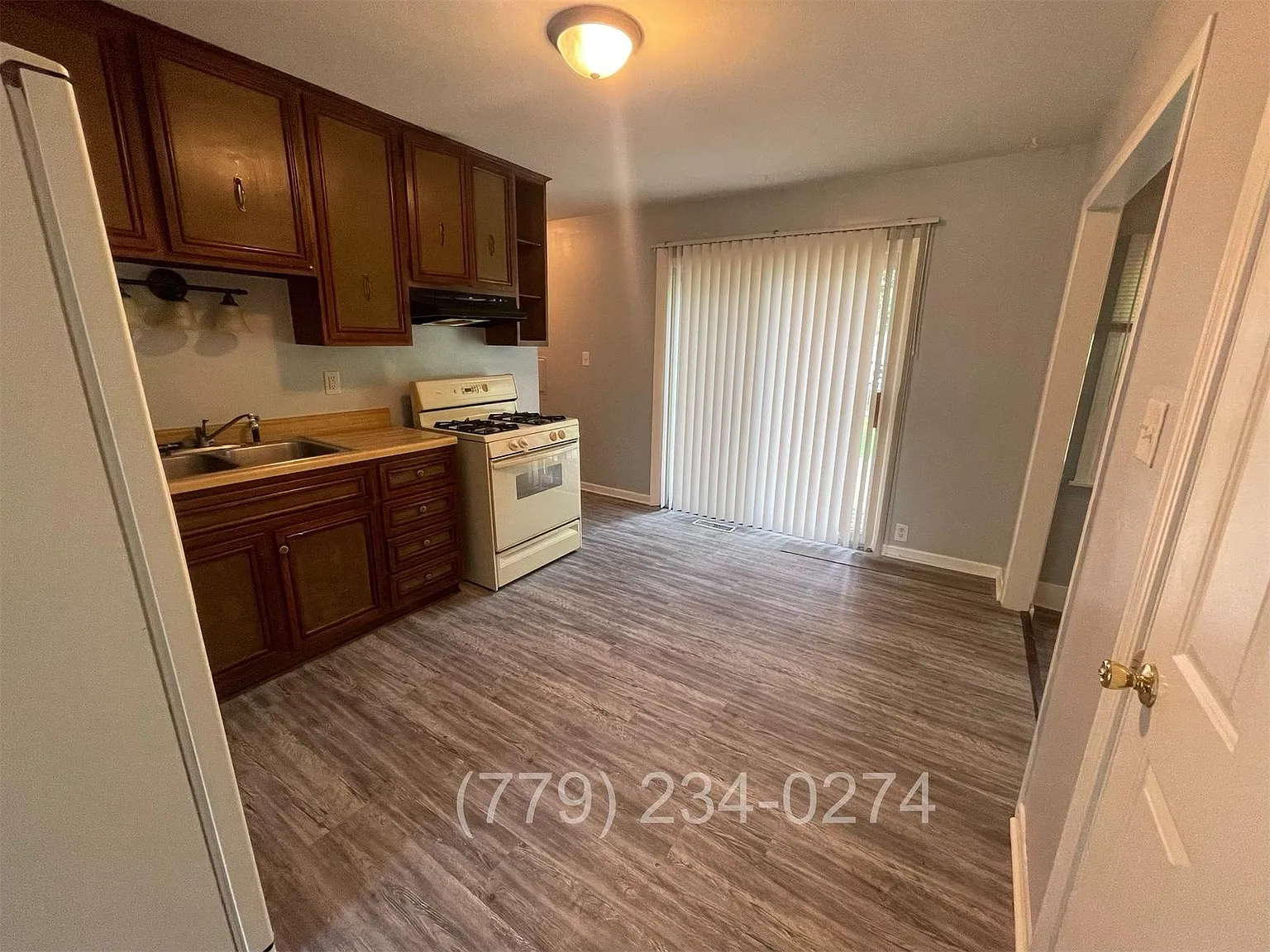 4030 W Creighton Ter — Photo 4