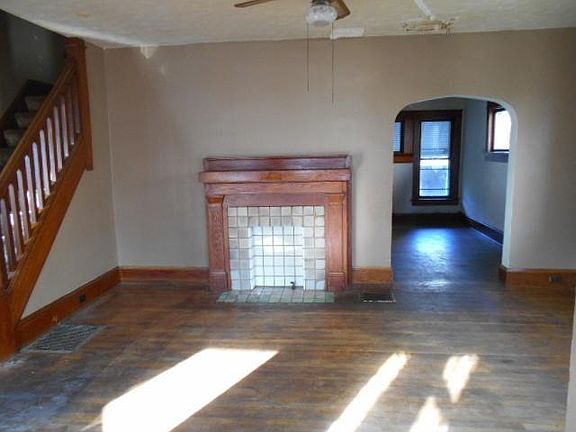 2nd image of 2618 Van Buren Ave