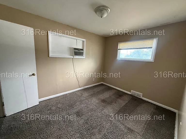 2939 S Hydraulic Ave — Photo 9