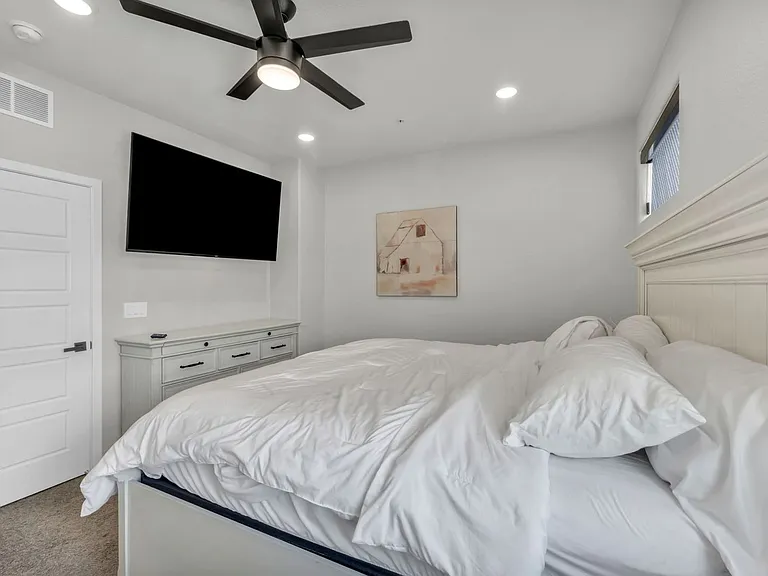 150 Rissone Ln #1 — Photo 38