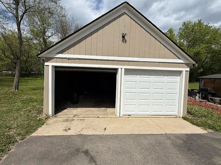 208 W Nippersink Rd — Photo 26