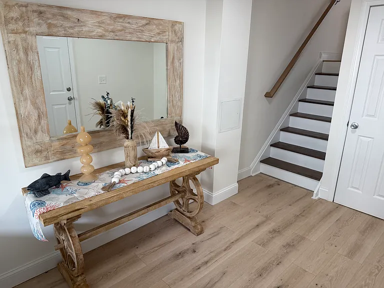 18 Village Rd — Photo 5