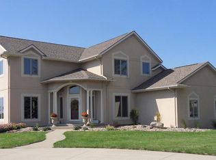 2707 Ashwood Dr, Carroll, IA 51401