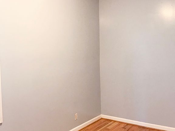 3rd image of 1548 W Fullerton Ave APT 1R