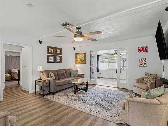 4th image of 4304 Midland Rd