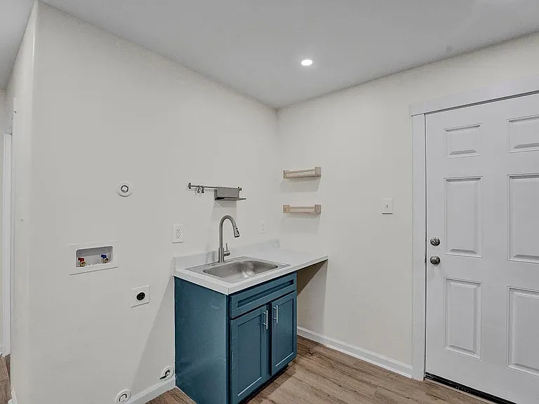 2901 Nathan Ave #B-411 — Photo 27