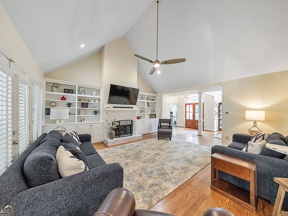 2nd image of 1311 Pembridge Way NW