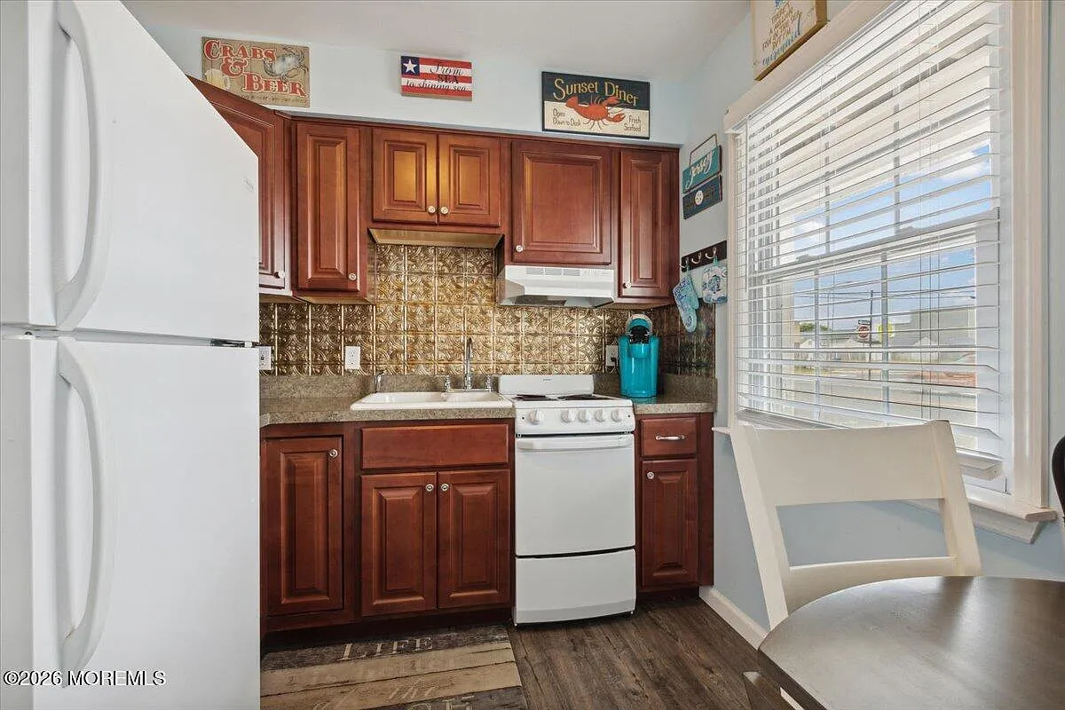 2 bed, 546 sqft, $1,900 — Photo 1