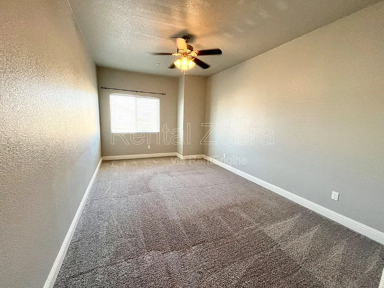 552 Granada Ct — Photo 20