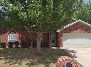 904 Parkhill Dr, Mansfield, TX 76063