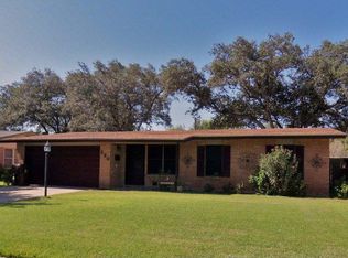 220 Carol Ave, Kingsville, TX 78363