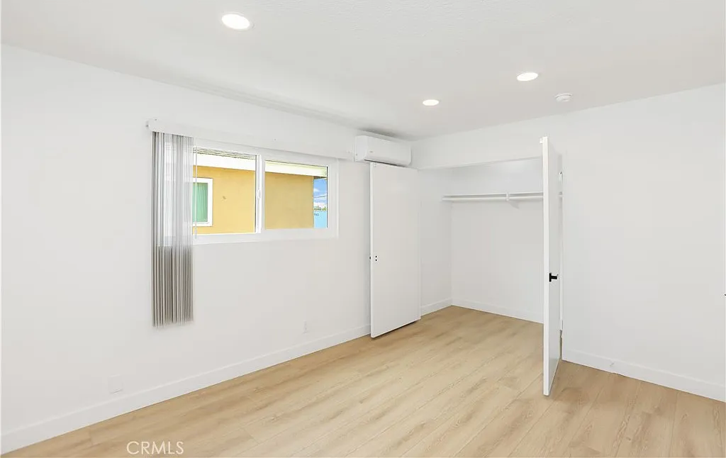 2 bed, 2.5 bath, 1200 sqft, $3,750 — Photo 2