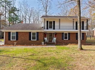 4002 Coltswood Dr, Greensboro, NC 27406