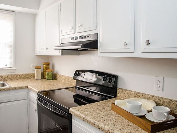 2nd image of 5610 Monroe Pl #5610
