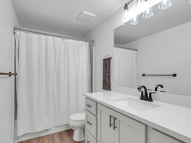 2409 E Woodbury Ln — Photo 22