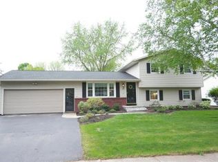 7 Oasis Ln, Rochester, NY 14624
