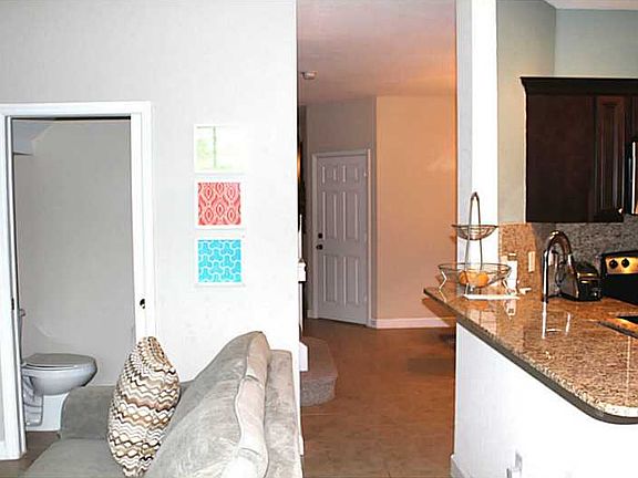5th image of 1031 NE 208th St #1031