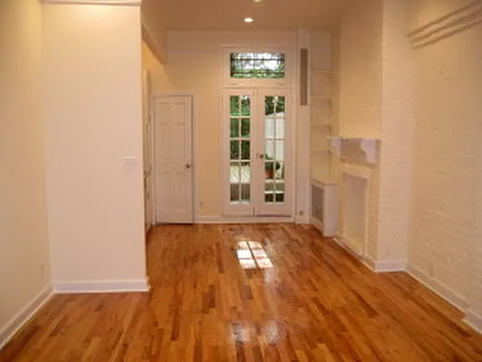 Rented by Metropolis Real Estate of Manhattan | media 50