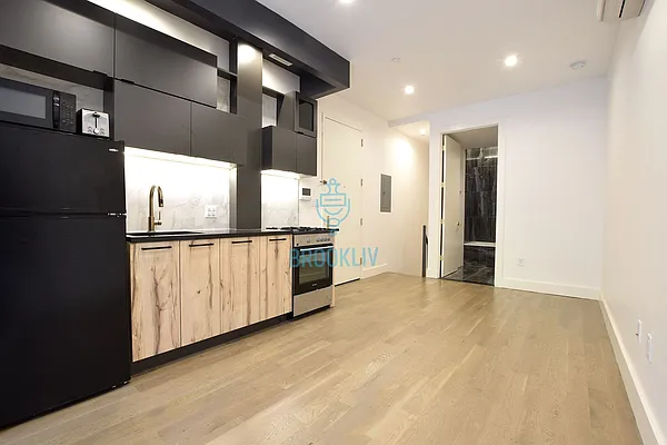 Rented by null | media 10