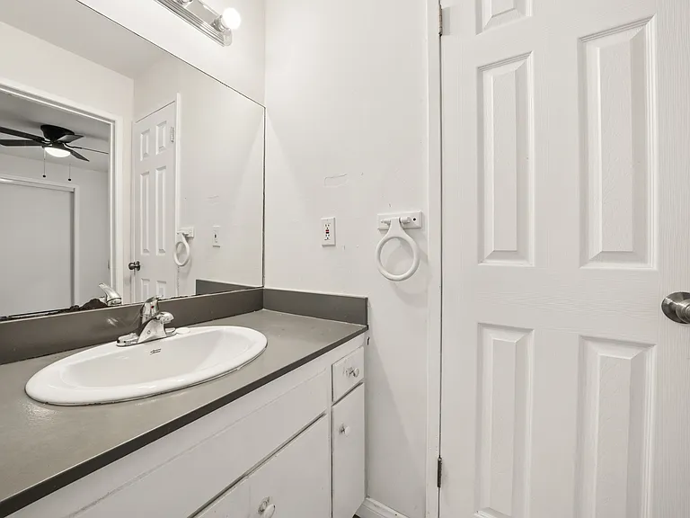 14143 Gilmore St #2 — Photo 20