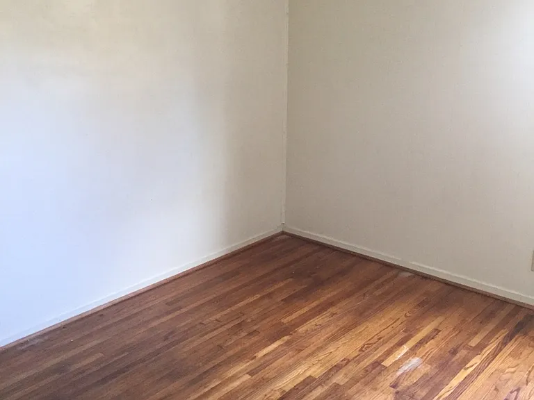 1005 Nancy Ln — Photo 3
