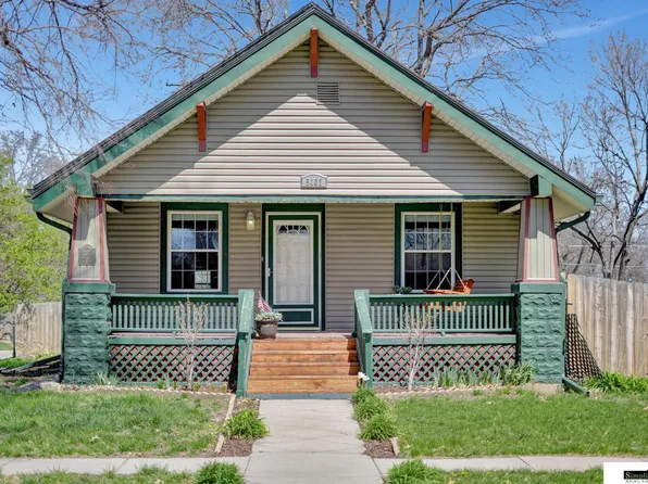 5002 Knox St, Lincoln, NE 68504