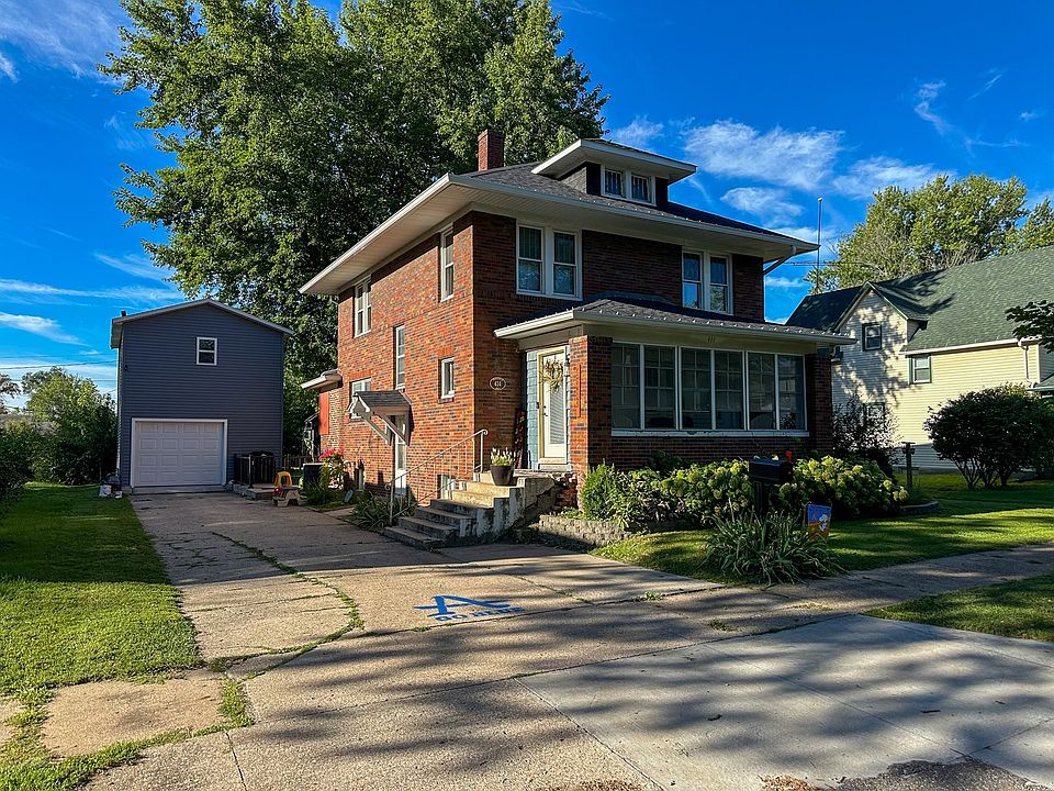 1st image of 414 Benton Ave E