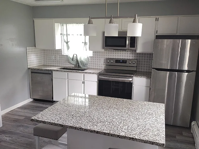 7426 West Blvd #3 — Photo 1