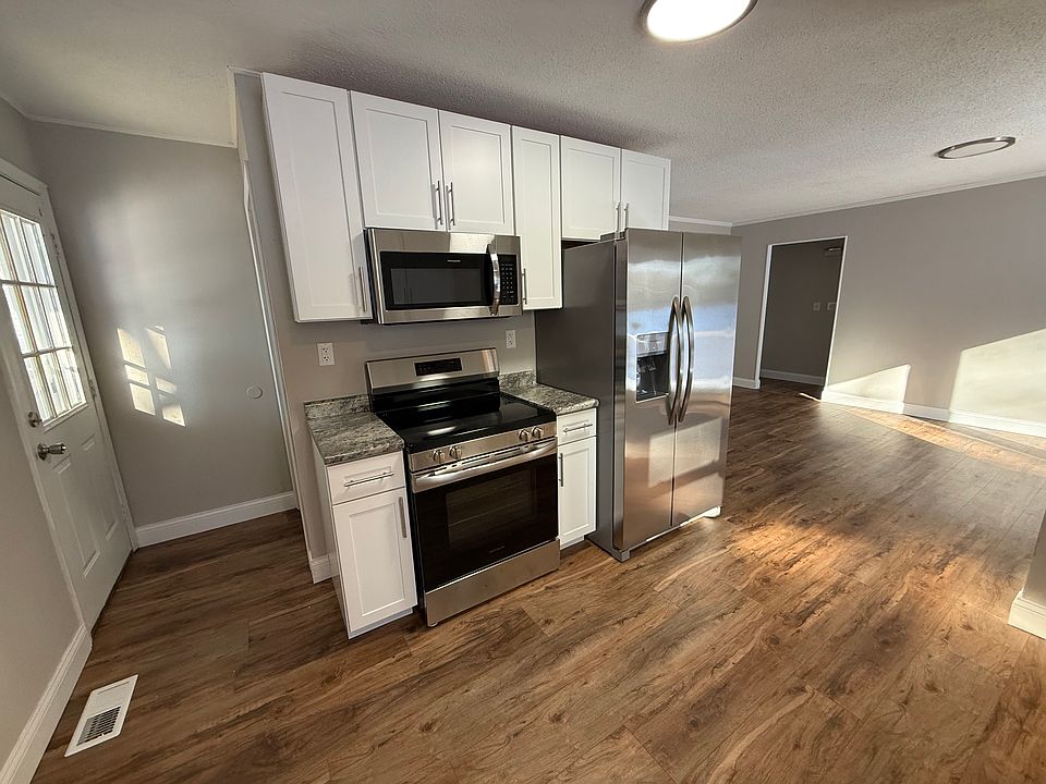 1st image of 2724 Essex St