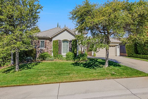 1st image of 1864 Grey Owl Cir