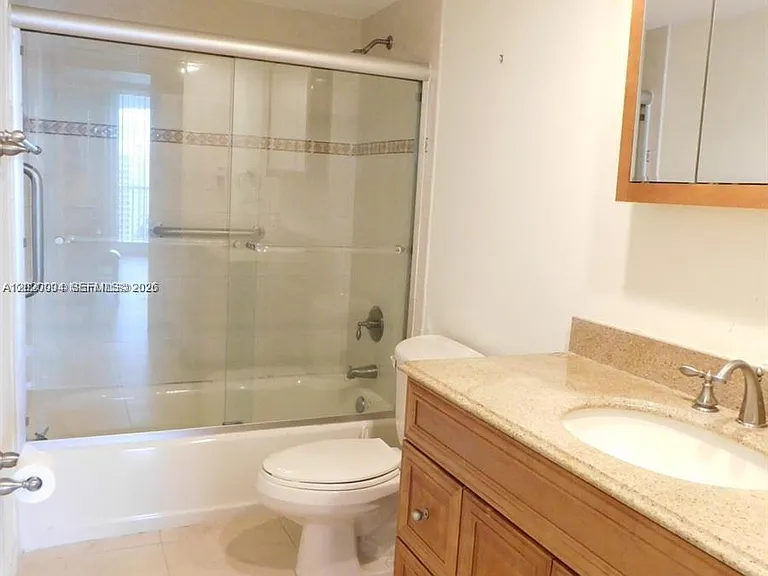 5401 Collins Ave #1213 — Photo 29