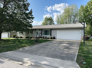 1311 Chestnut St, Greenville, IL 62246