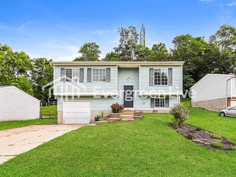 32 Valeside Dr — Photo 1