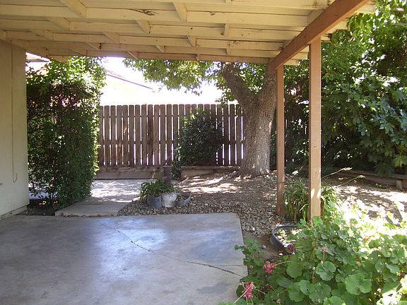 2nd image of 2923 W Seeger Ave
