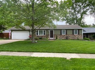 401 Strawberry Ln, Medina, OH 44256