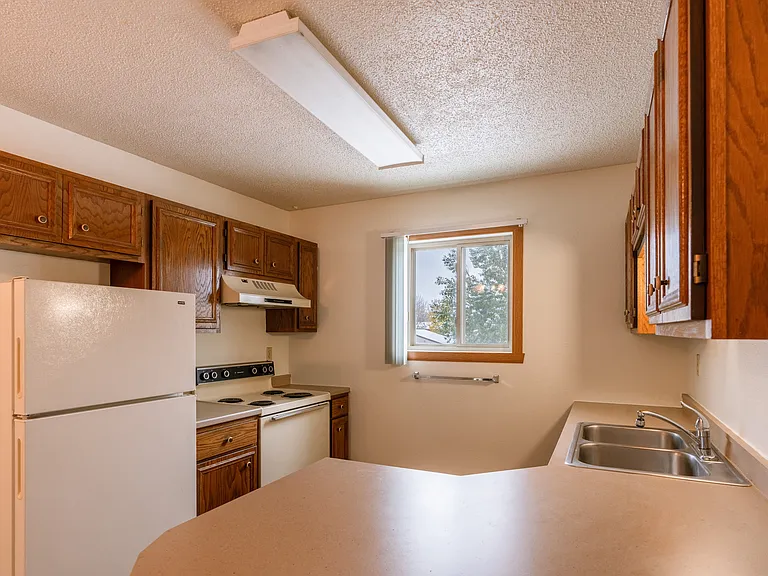 Fargo, ND Huntington Apartments | Kitchen