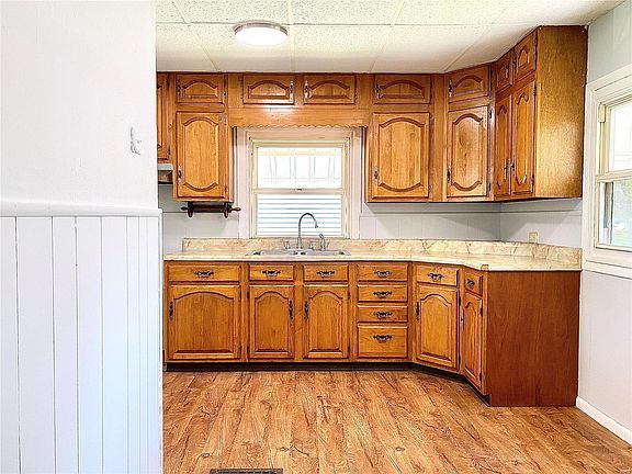 3rd image of 601 Lincoln Ave