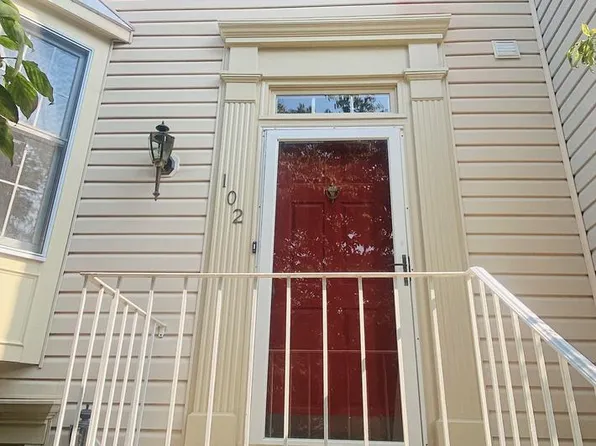 102 Steven Ln, Wilmington, DE 19808