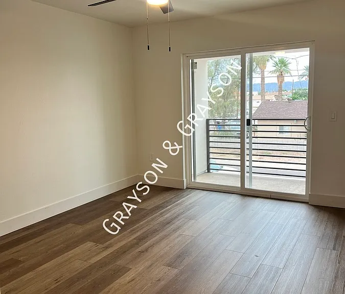 410 W Hadley St — Photo 12