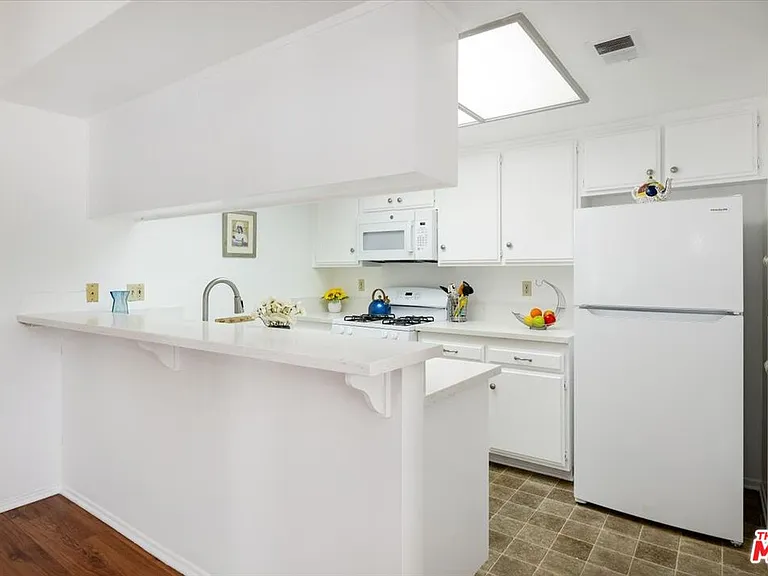 844 Magnolia Ave #14 — Photo 6