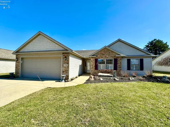 1706 Lake Forest Dr, Huron, OH 44839