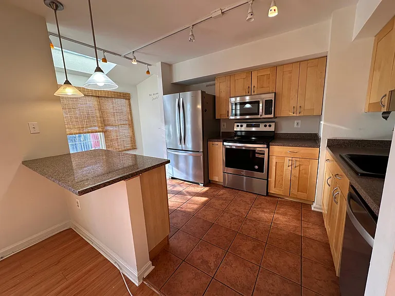 7770 Black Horse Ct — Photo 3