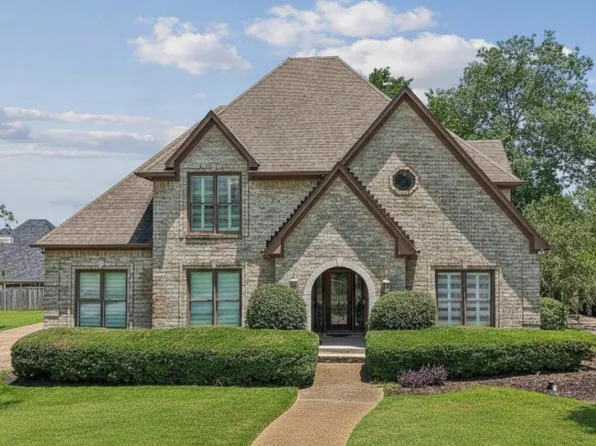 3813 Carisbrooke Cir, Hoover, AL 35226