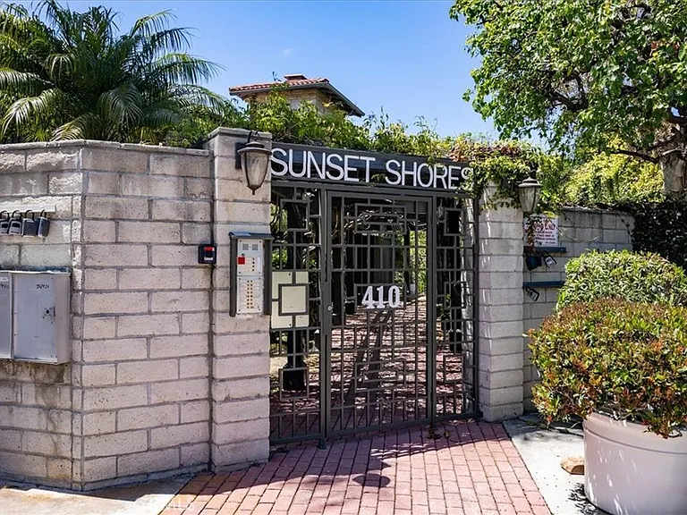 410 Corto Ln #9 — Photo 35