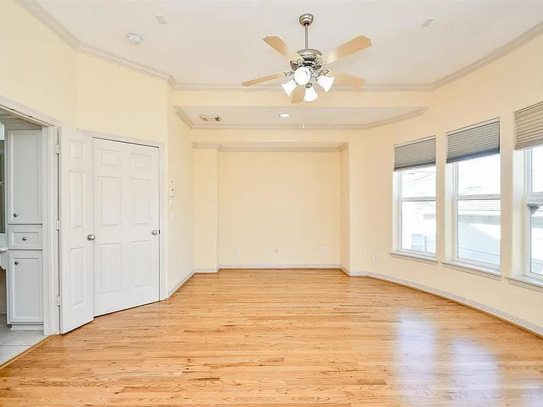 1515 Hyde Park Blvd #39 — Photo 17
